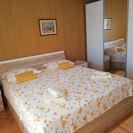 Apartments Ivona Лумбарда Стая снимка