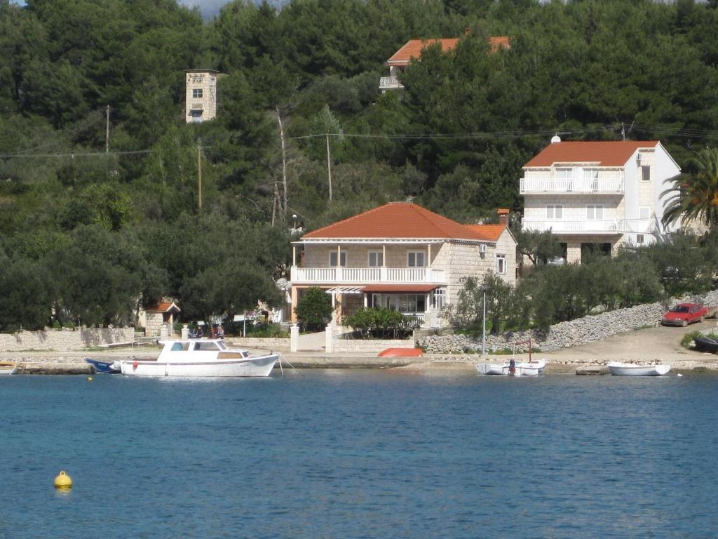 Apartments Ivona Лумбарда Екстериор снимка