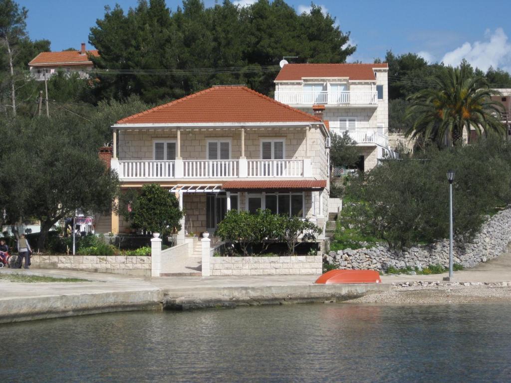 Apartments Ivona Лумбарда Екстериор снимка