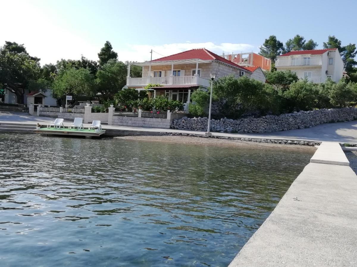 Apartments Ivona Лумбарда Екстериор снимка
