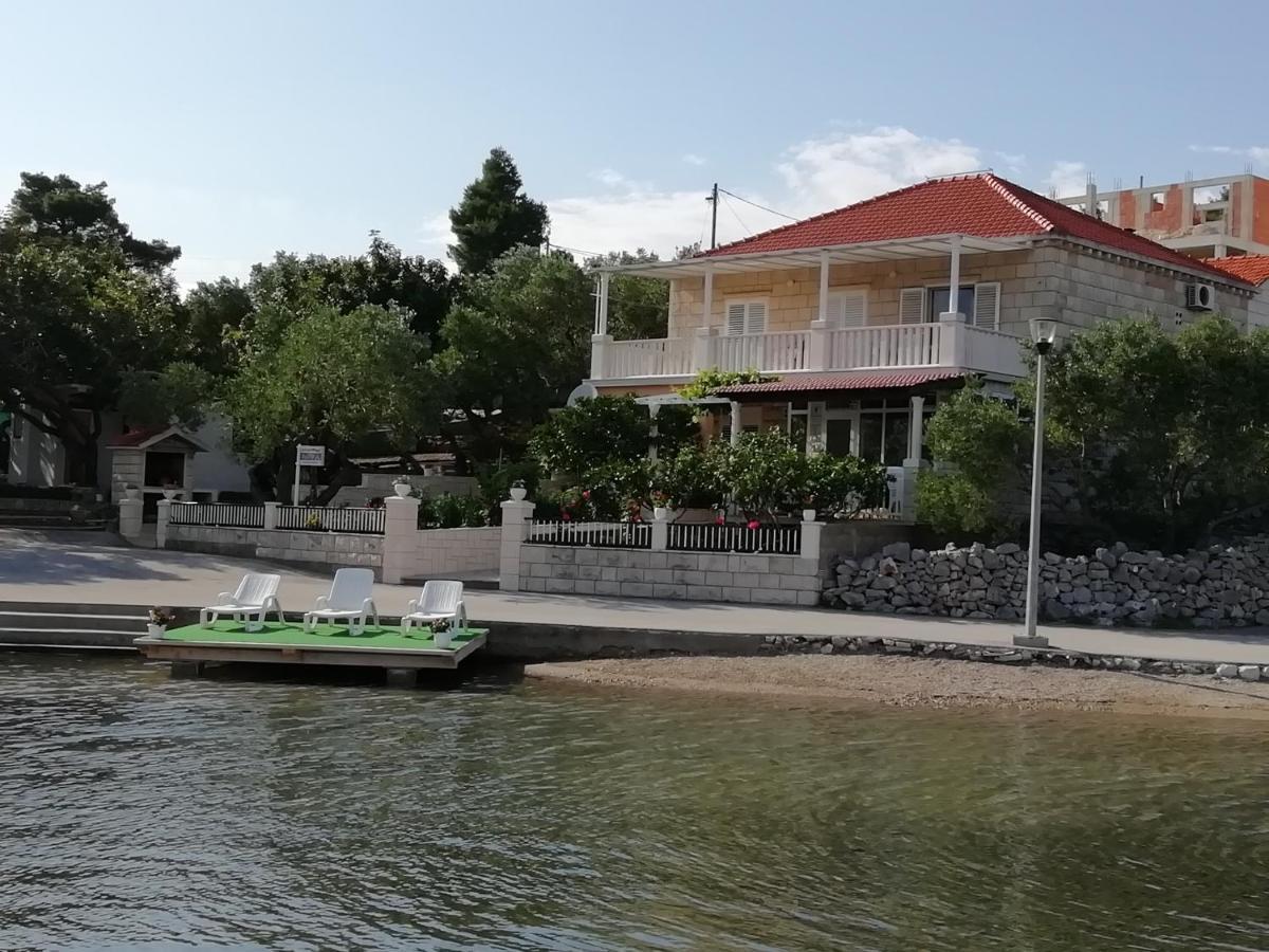 Apartments Ivona Лумбарда Екстериор снимка